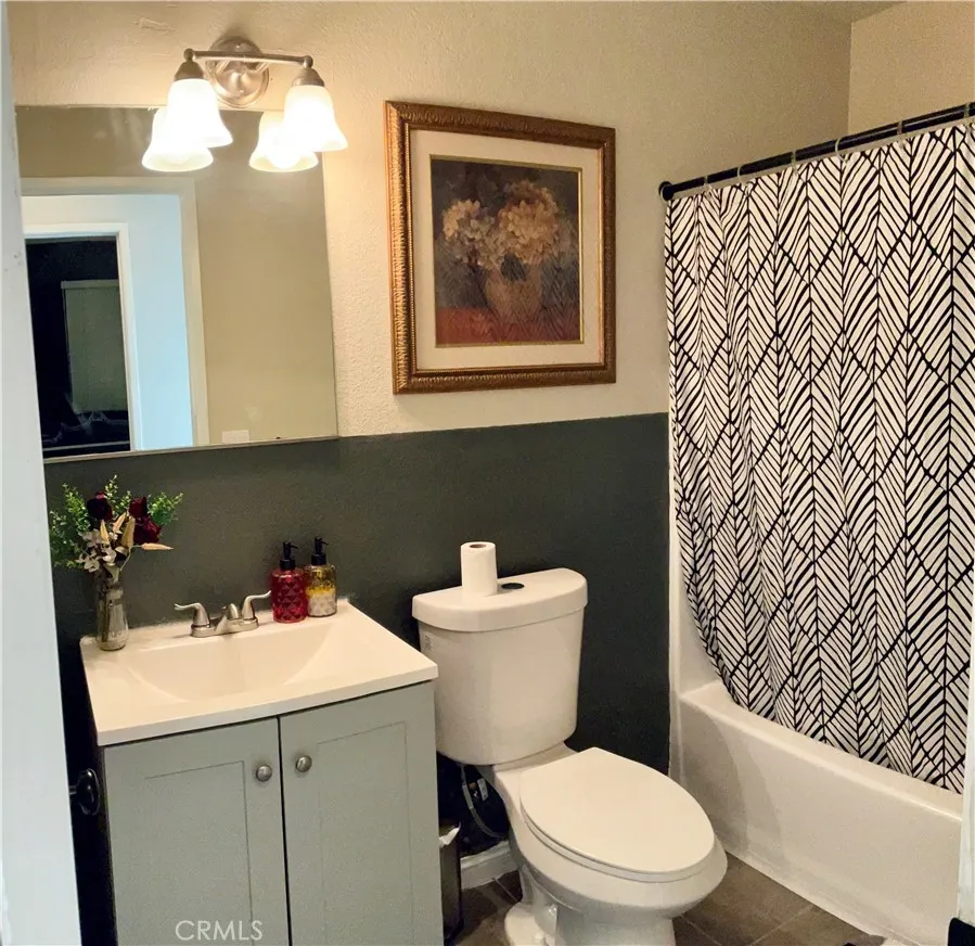 16661 Central Apple Valley, CA 92307