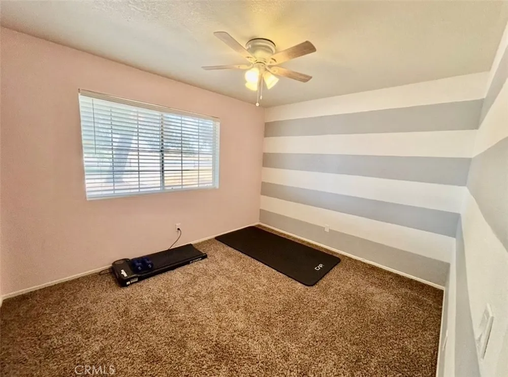 16661 Central Apple Valley, CA 92307