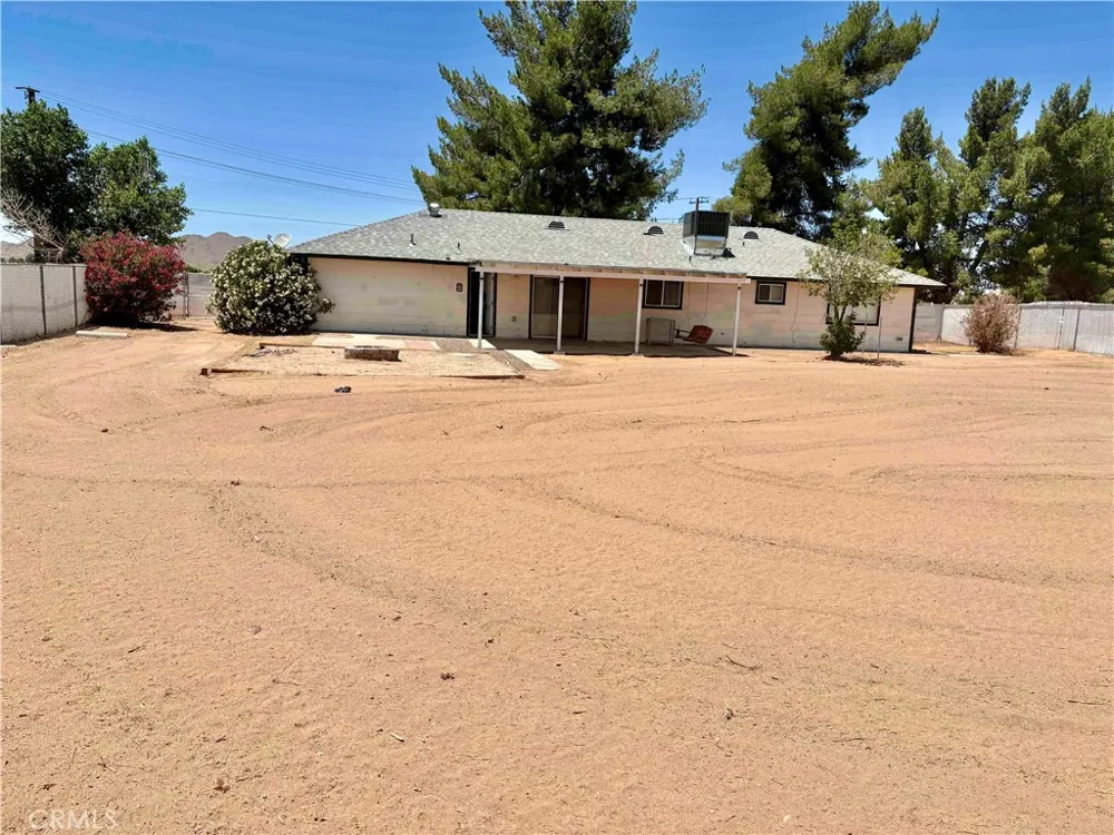 16661 Central Apple Valley, CA 92307