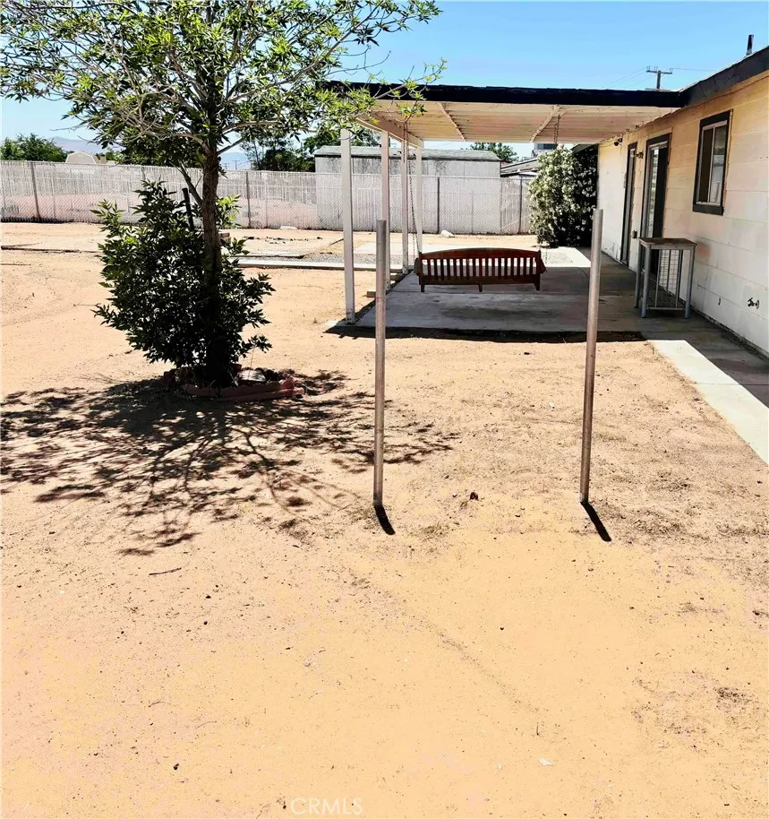 16661 Central Apple Valley, CA 92307