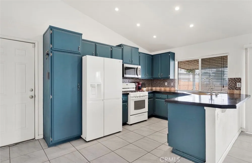 13188 Red Cedar Victorville, CA 92392