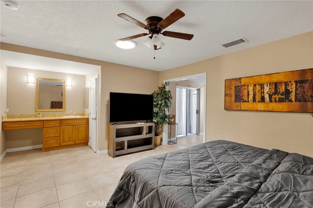 27448 Outrigger Lane Helendale, CA 92342