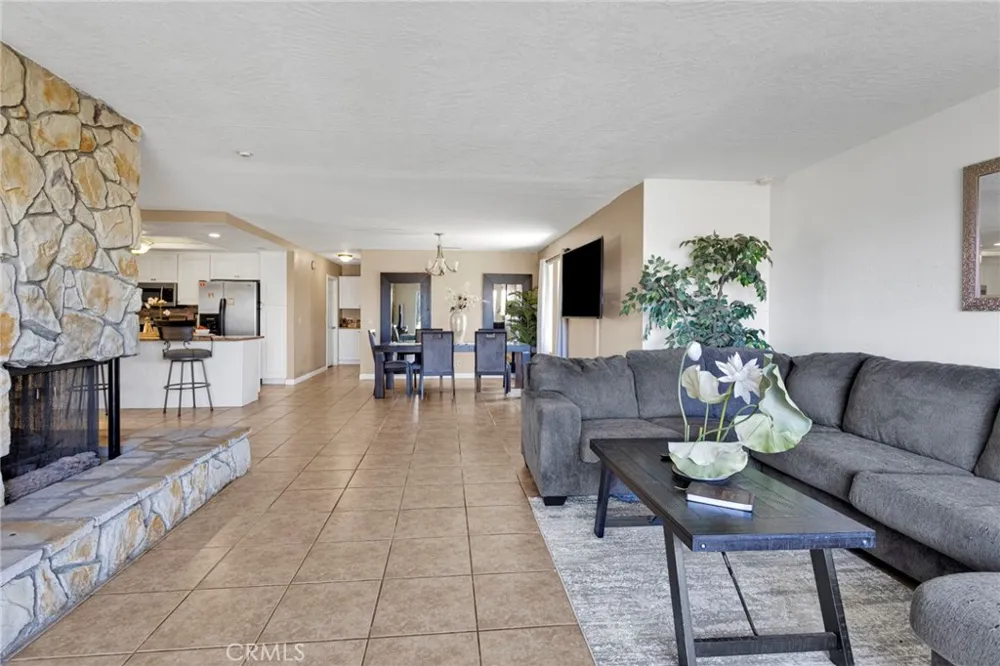 27448 Outrigger Lane Helendale, CA 92342