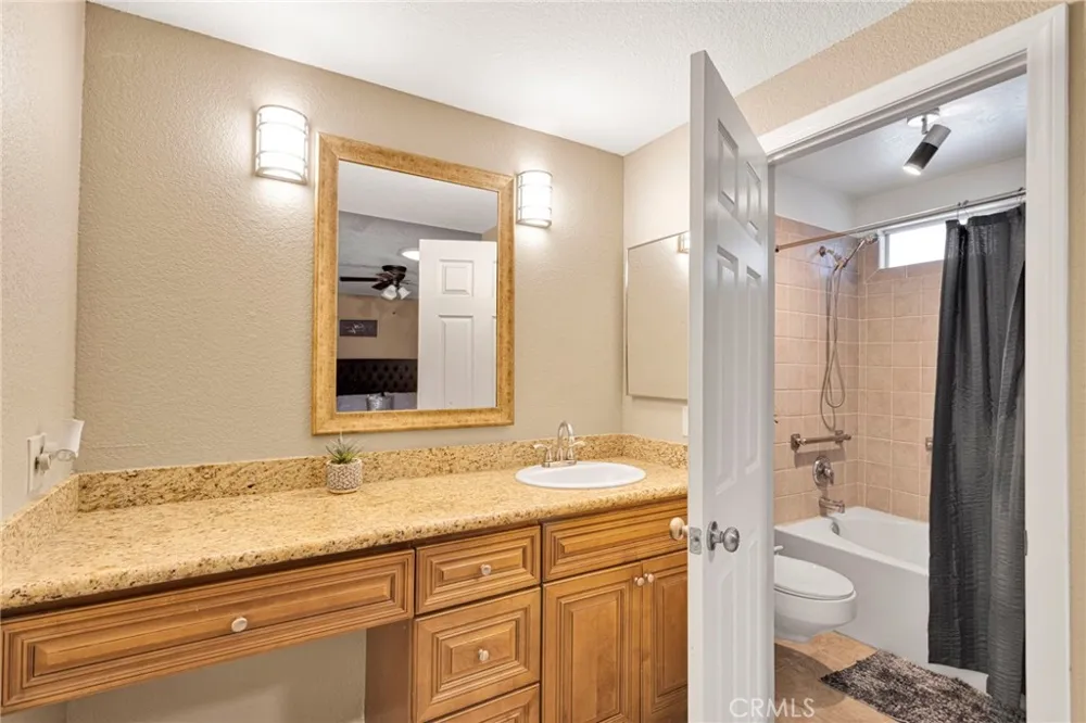 27448 Outrigger Lane Helendale, CA 92342