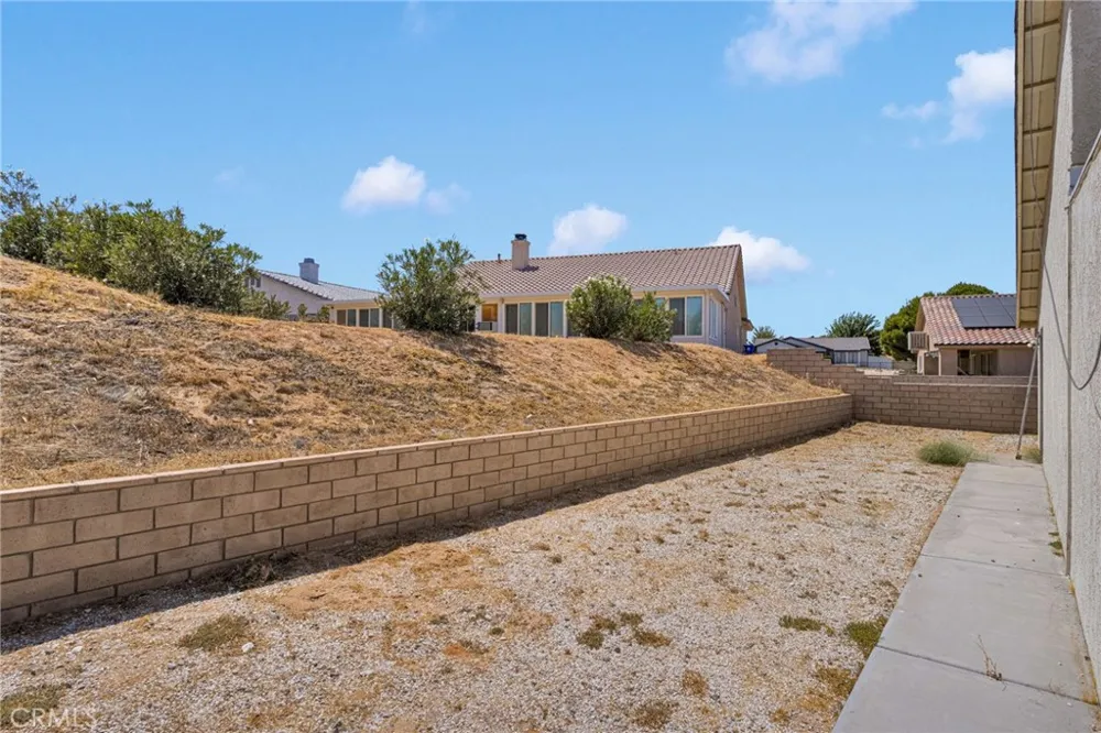 27448 Outrigger Lane Helendale, CA 92342