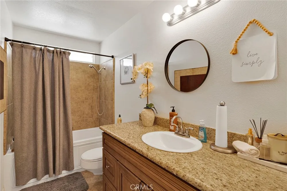 27448 Outrigger Lane Helendale, CA 92342