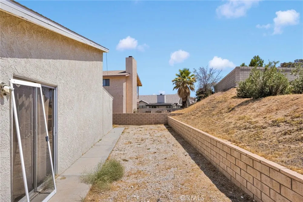 27448 Outrigger Lane Helendale, CA 92342