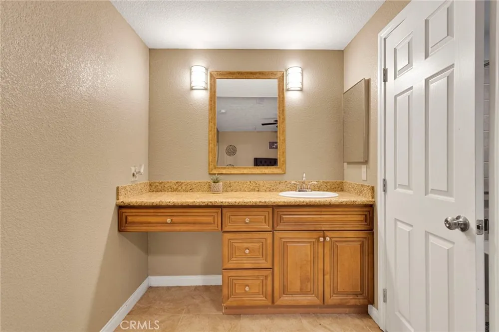 27448 Outrigger Lane Helendale, CA 92342