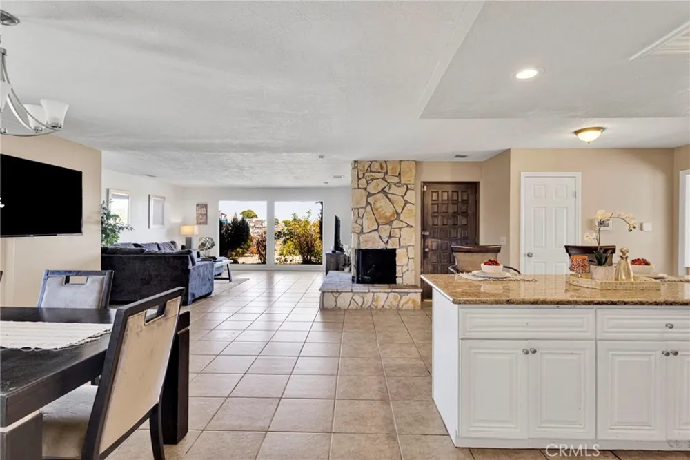 27448 Outrigger Lane Helendale, CA 92342