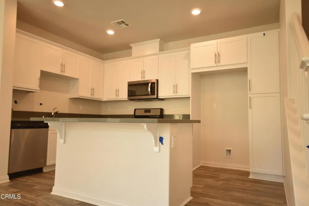 656 Martina Street Camarillo, CA 93010
