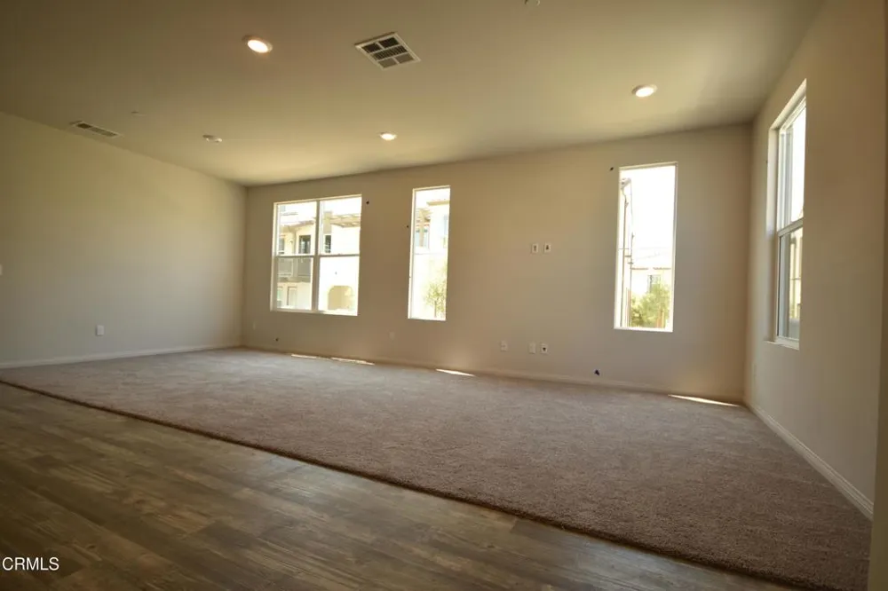656 Martina Street Camarillo, CA 93010