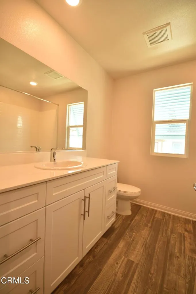 656 Martina Street Camarillo, CA 93010