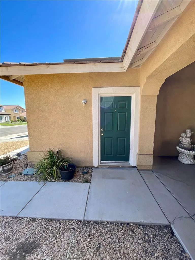 12353 Blazing Star Victorville, CA 92392