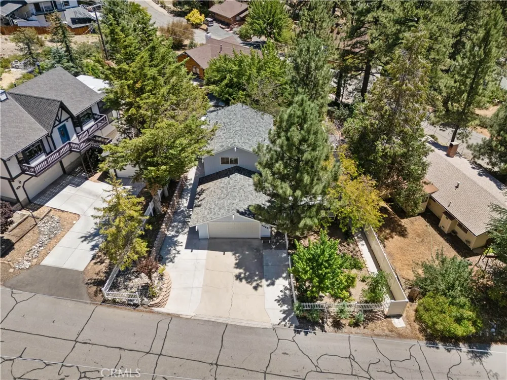 1025 Rivera Wrightwood, CA 92397