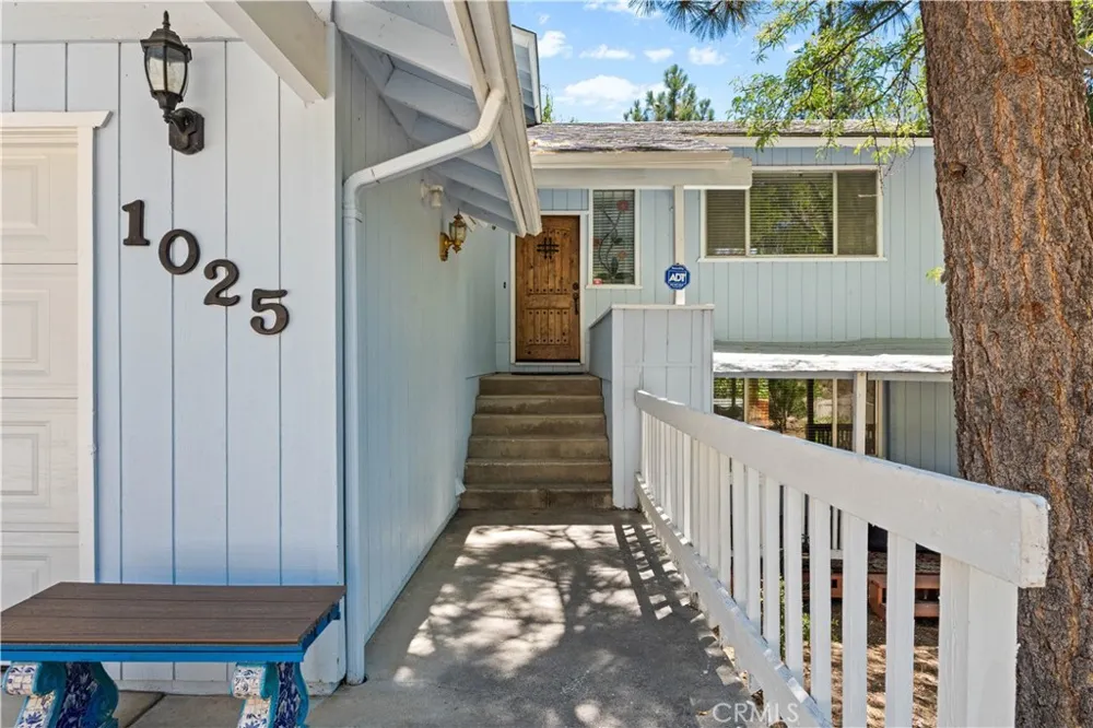 1025 Rivera Wrightwood, CA 92397