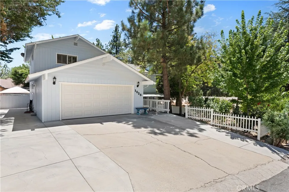 1025 Rivera Wrightwood, CA 92397