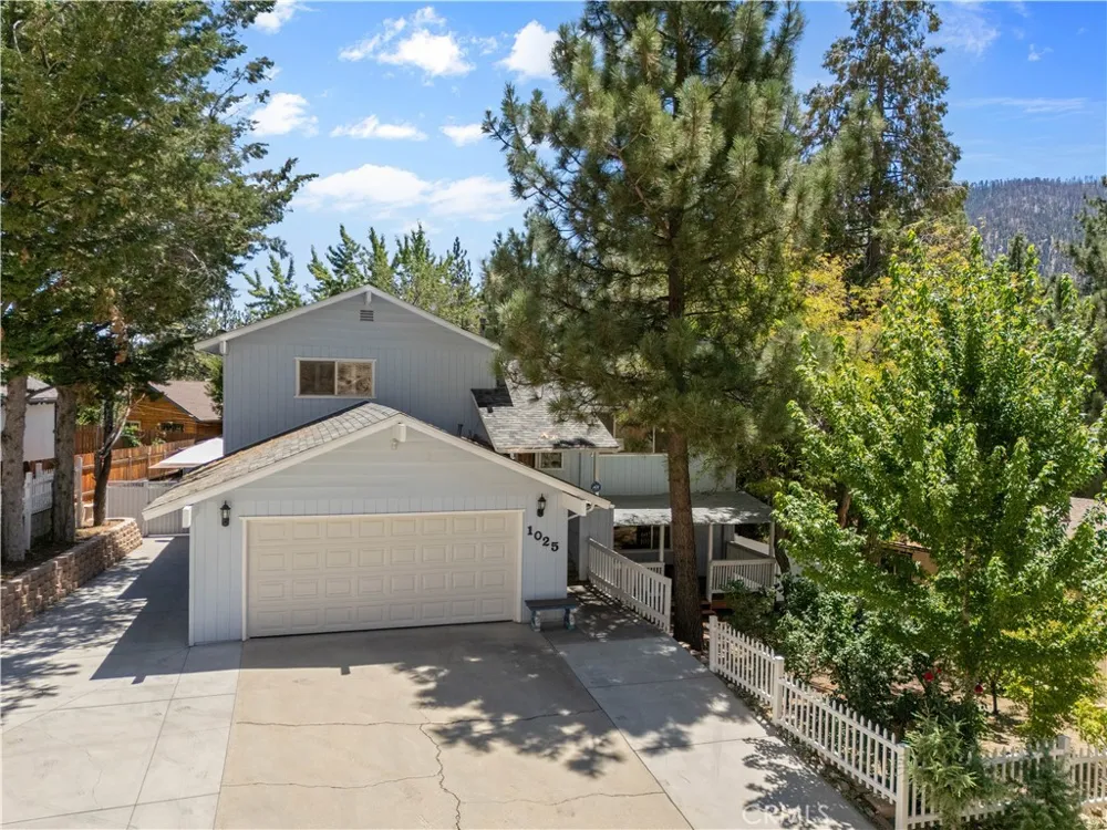 1025 Rivera Wrightwood, CA 92397
