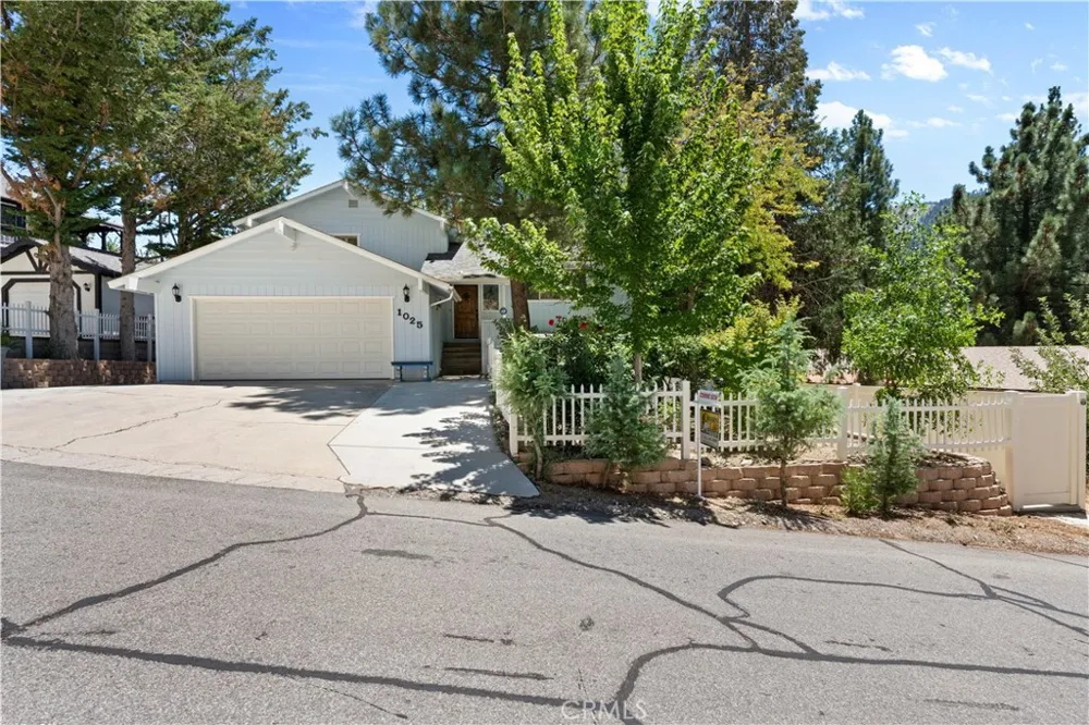 1025 Rivera Wrightwood, CA 92397