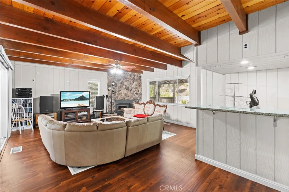 1025 Rivera Wrightwood, CA 92397
