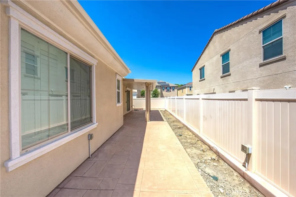 493 Pinewood Rialto, CA 92376