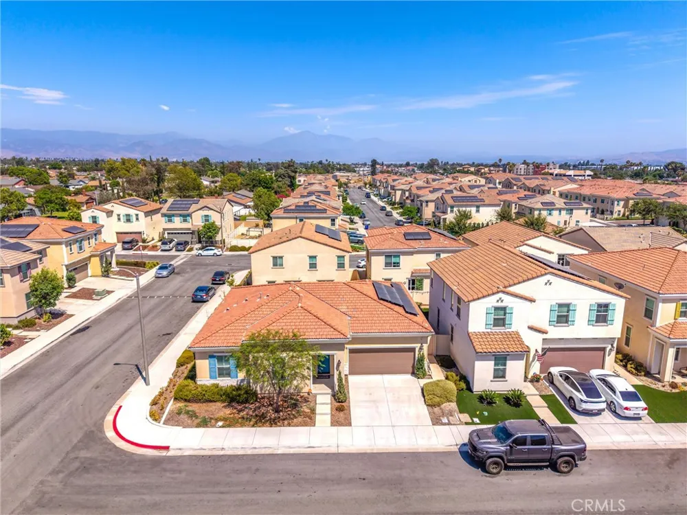 493 Pinewood Rialto, CA 92376