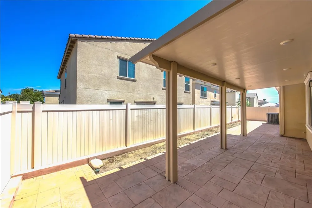 493 Pinewood Rialto, CA 92376