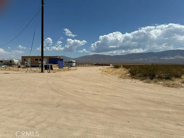 37051 Pearl Lucerne Valley, CA 92356
