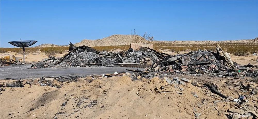 42920 Carmer Lucerne Valley, CA 92356