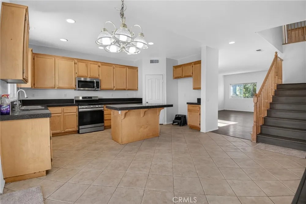 13878 Chestnut Victorville, CA 92392