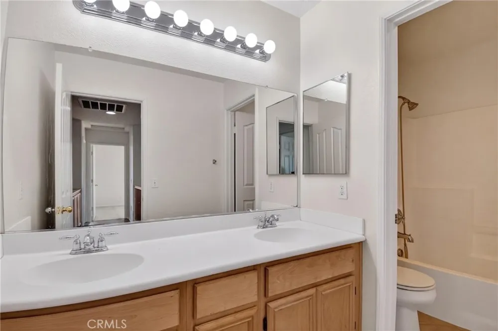13878 Chestnut Victorville, CA 92392