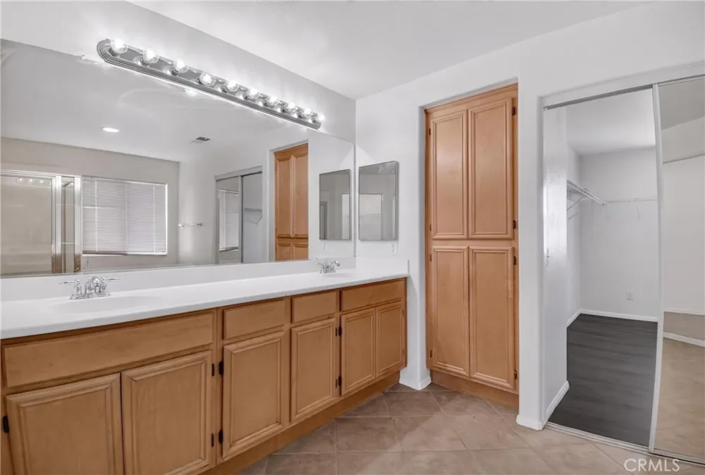 13878 Chestnut Victorville, CA 92392