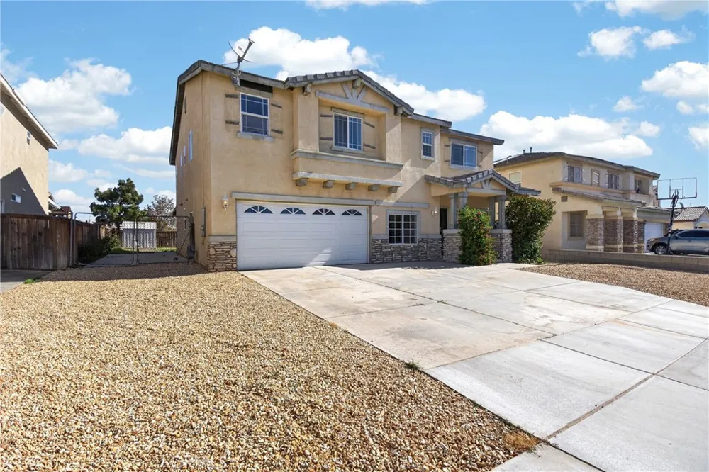 13878 Chestnut Victorville, CA 92392