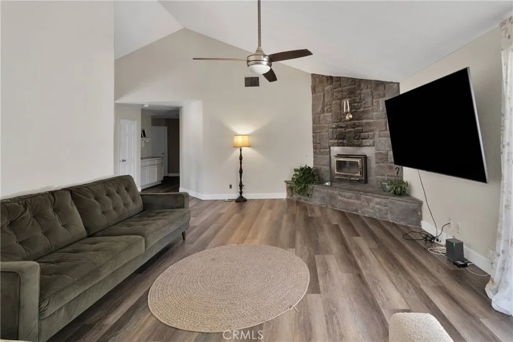 10325 Sheep Creek Rd Phelan, CA 92371
