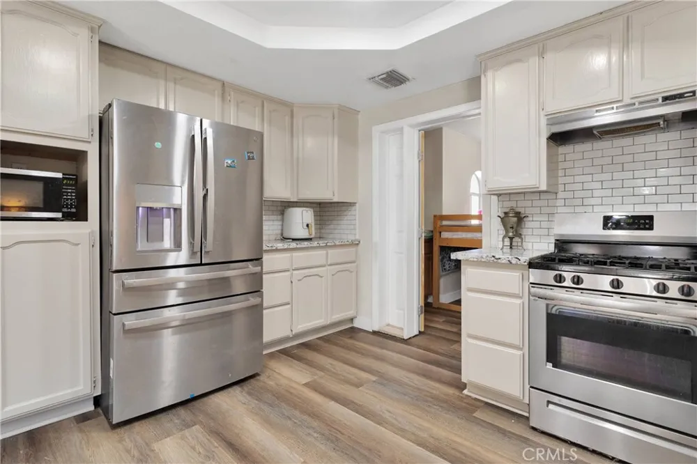 10325 Sheep Creek Rd Phelan, CA 92371
