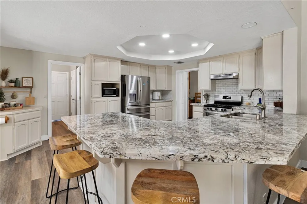 10325 Sheep Creek Rd Phelan, CA 92371