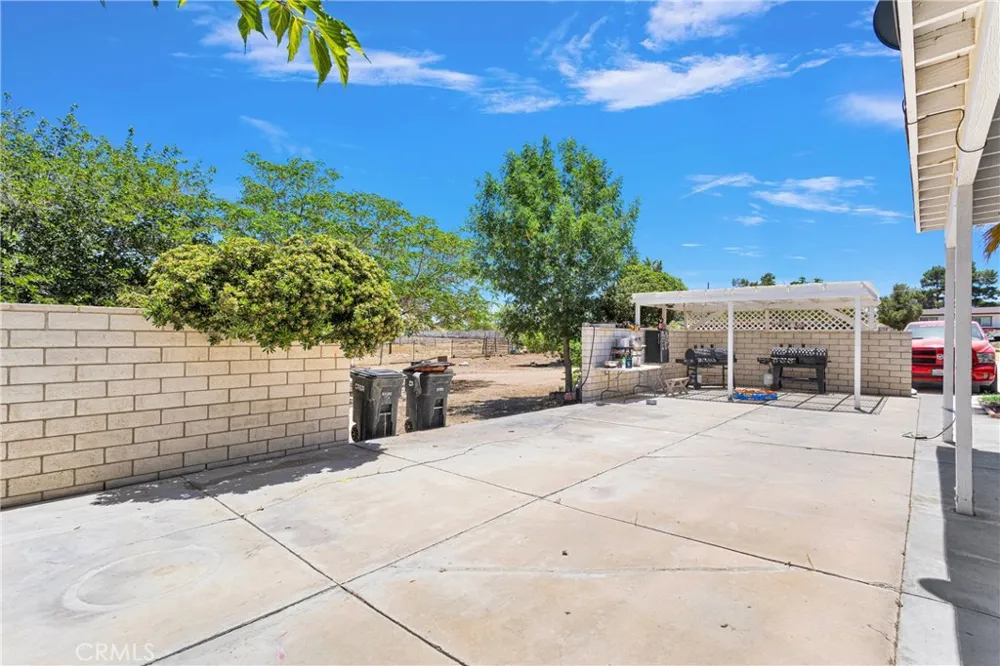 10325 Sheep Creek Rd Phelan, CA 92371