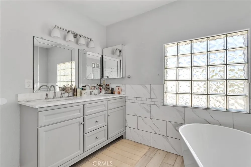 10325 Sheep Creek Rd Phelan, CA 92371