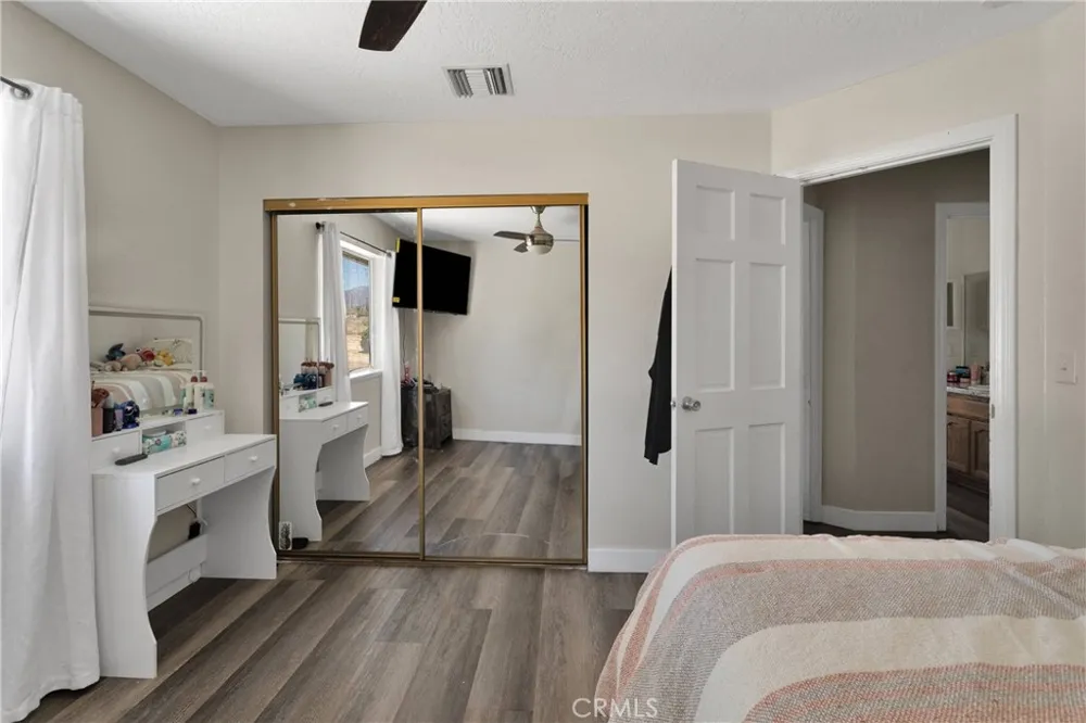10325 Sheep Creek Rd Phelan, CA 92371