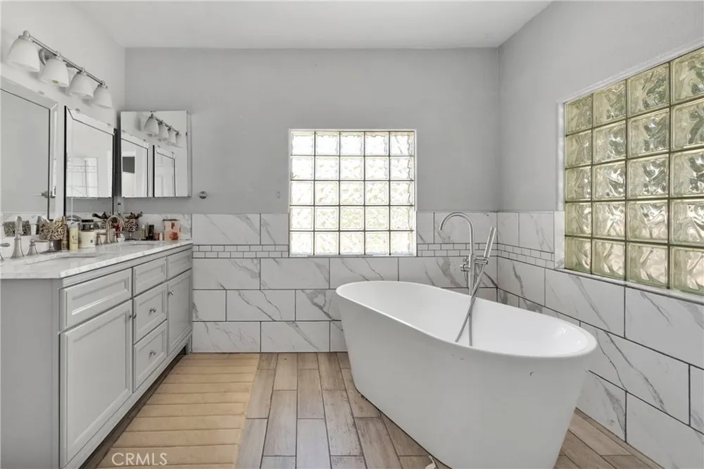 10325 Sheep Creek Rd Phelan, CA 92371