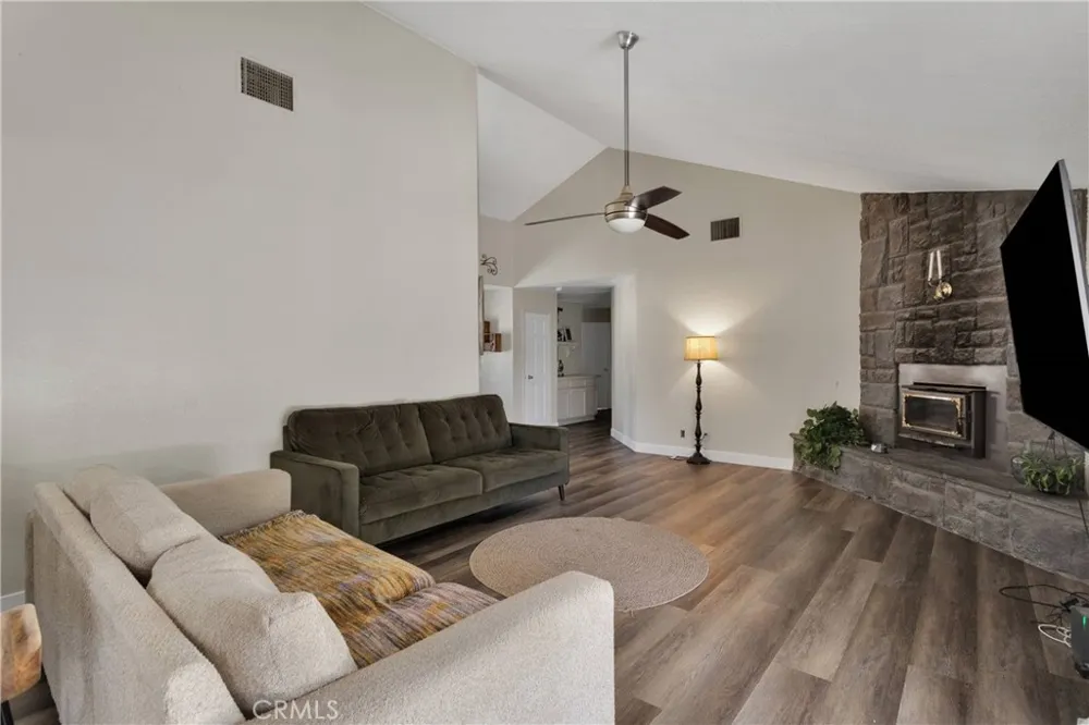 10325 Sheep Creek Rd Phelan, CA 92371