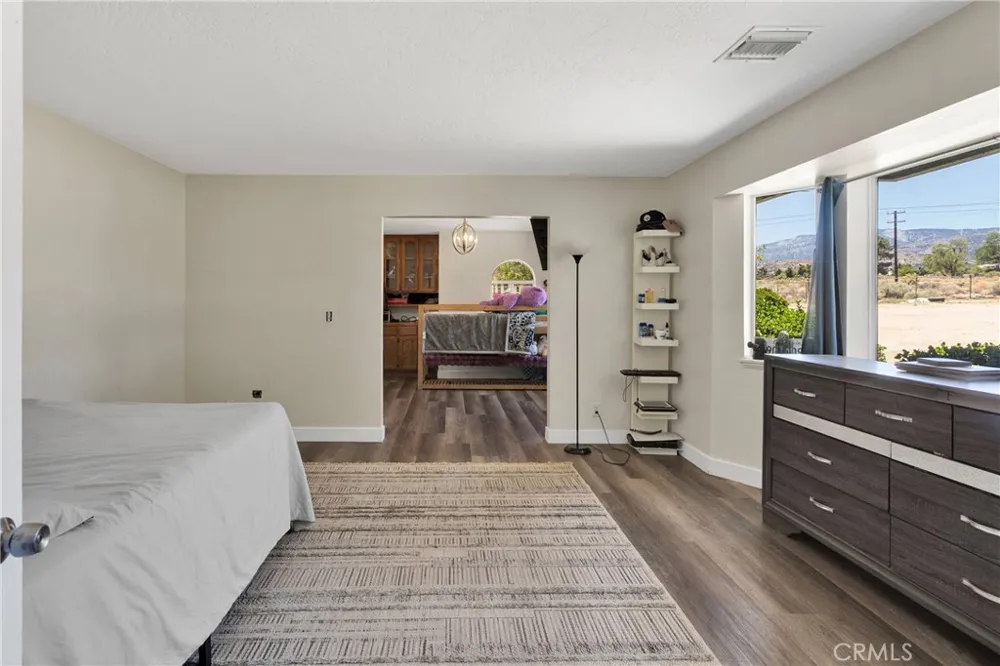 10325 Sheep Creek Rd Phelan, CA 92371