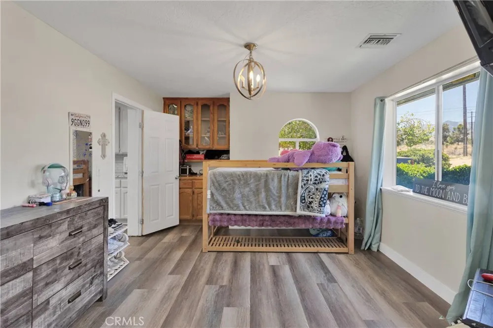 10325 Sheep Creek Rd Phelan, CA 92371