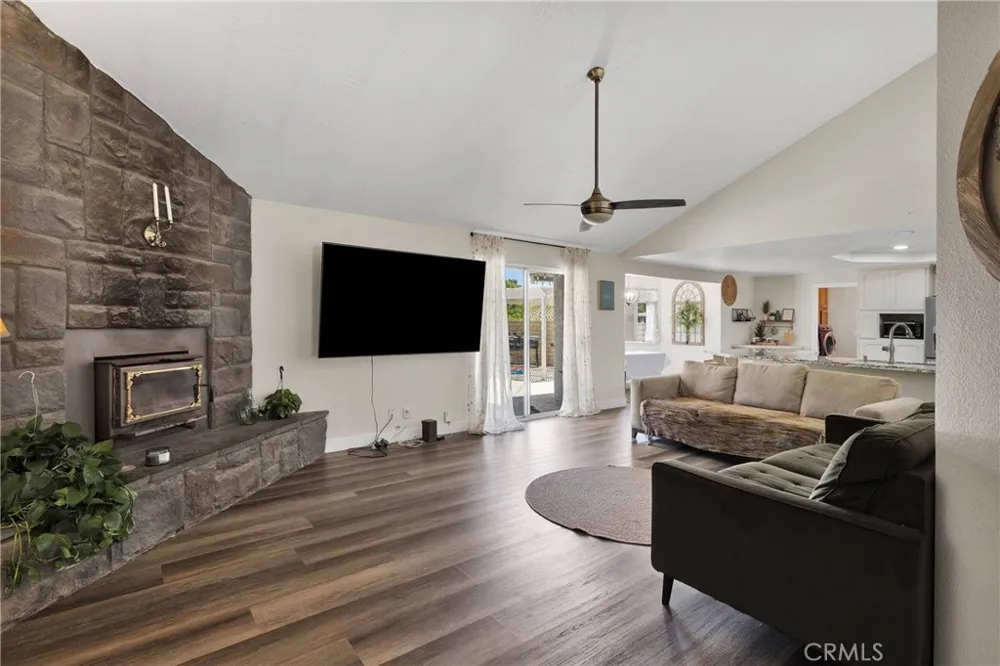 10325 Sheep Creek Rd Phelan, CA 92371