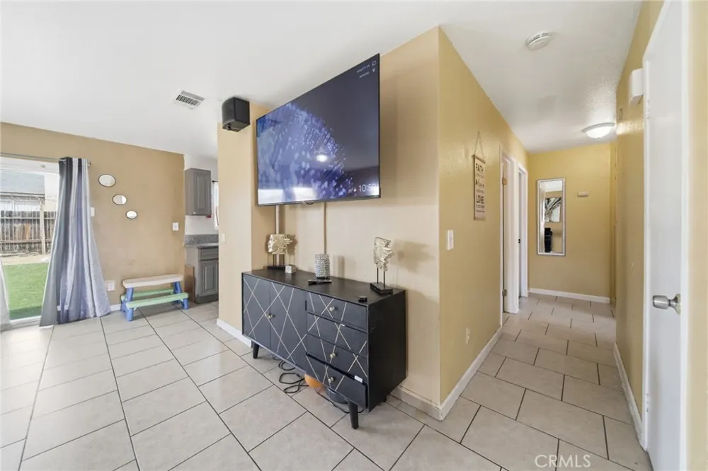 17832 Tahoe Court Adelanto, CA 92301