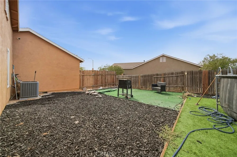 17832 Tahoe Court Adelanto, CA 92301