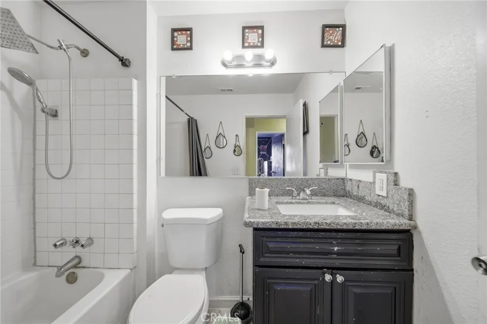 17832 Tahoe Court Adelanto, CA 92301