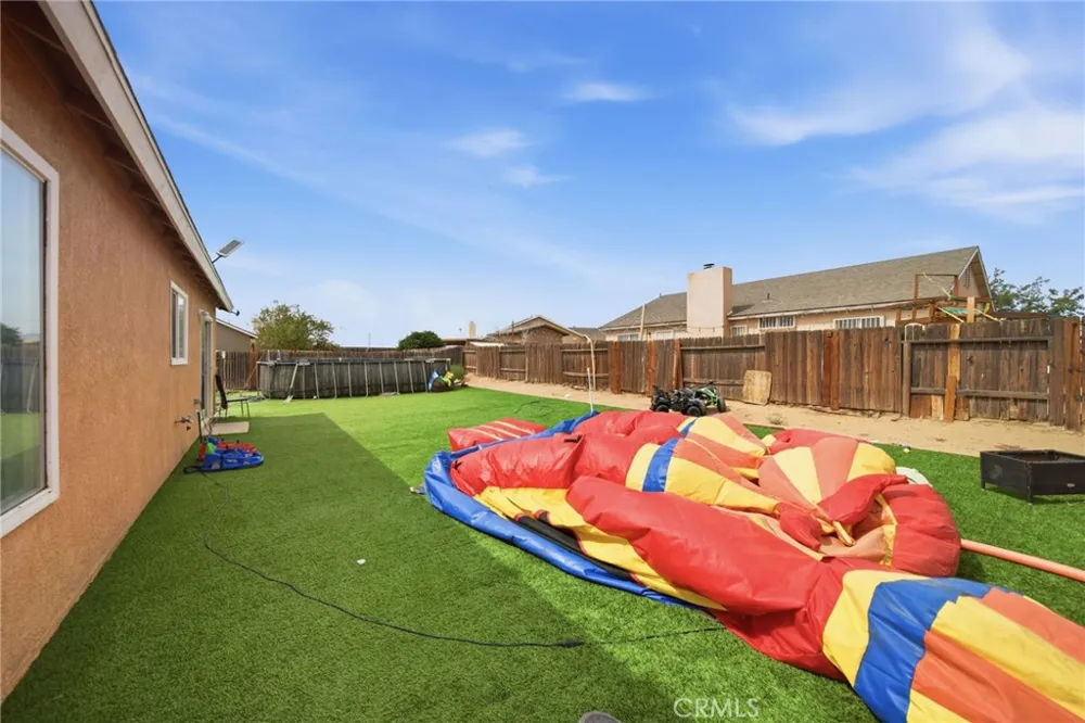 17832 Tahoe Court Adelanto, CA 92301