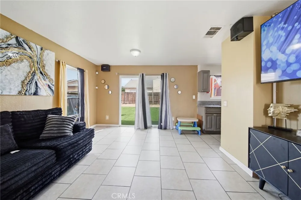 17832 Tahoe Court Adelanto, CA 92301