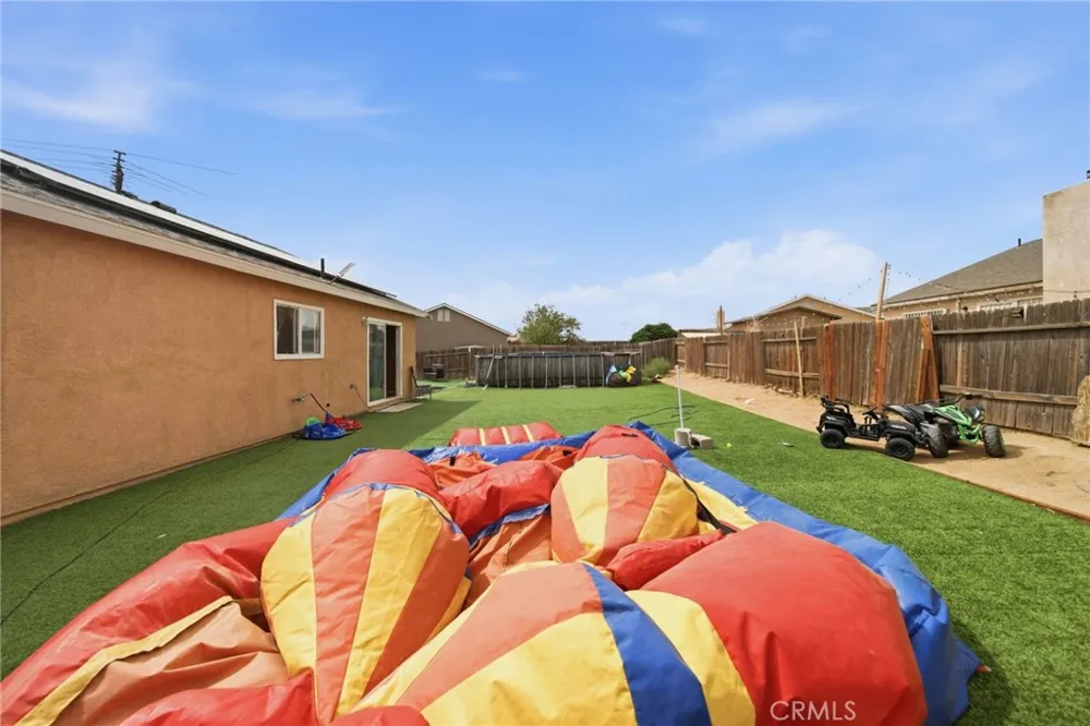 17832 Tahoe Court Adelanto, CA 92301