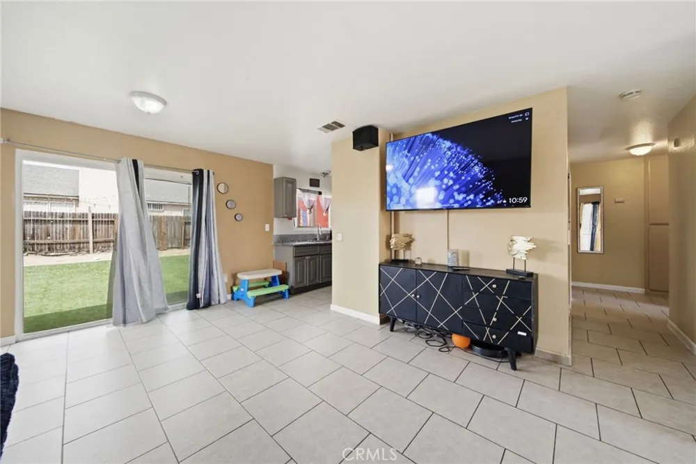 17832 Tahoe Court Adelanto, CA 92301